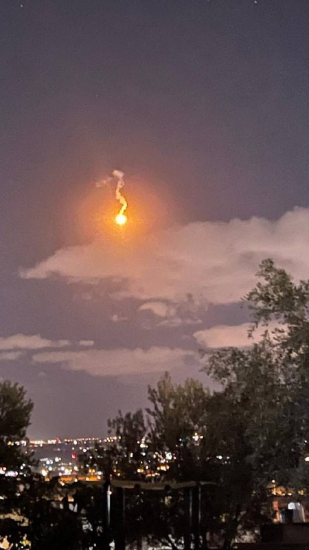 قنابل ضوئية قرب الجدار في فرعون جنوب طولكرم...