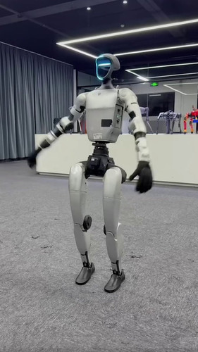 demb7 W7mRA8x OJ.jpg