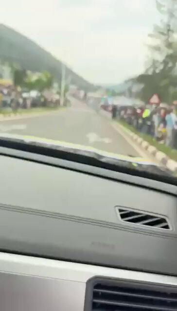 vDMACXBAJn 1sL3R.jpg