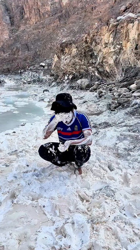 3 69WhI4jyaqfbYE.jpg