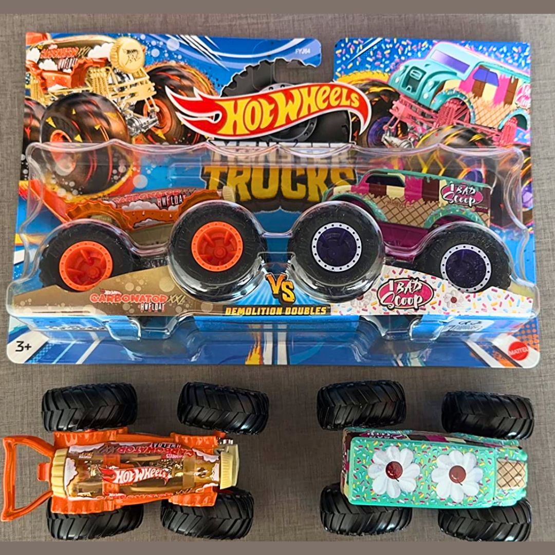 Hot Wheels Monster Trucks Veículo de Brinquedo Pacote Surpresa 2 Carros Escala 1:64 para crianças a partir de 3 anos