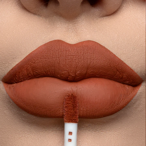 BATOM LAQUIDO COR 20 CARAMELO VIZZELA foto 2.png