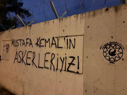 G2GmKS4XYAAlB1h.jpg