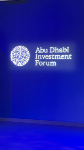 c POA6X6fETVWo25.jpg