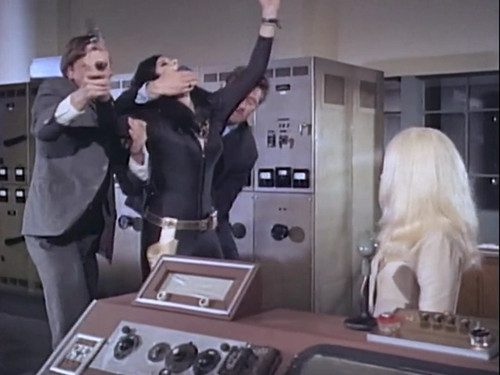 Con licencia para matar – Barbara Angely chl 1.jpg