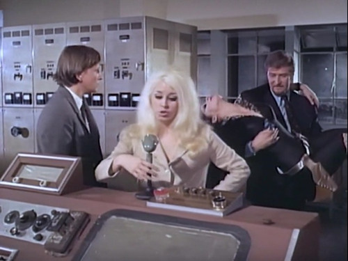 Con licencia para matar – Barbara Angely chl 2.jpg