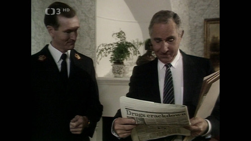 Jiste.pane.premiere.S02E01.Muz.pres.palubu.1987.1080i.HDTV.H264.MPA2.0 GarGG.mkv snapshot 15.35 [202.jpg