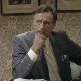 Yes.Minister.S02E04.Splh.po.namastene.tyci.1080p.WEB DL.CZ EN.DD2.0.x264 ProfessorPan.mkv snapshot 1