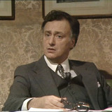 Yes.Minister.S01E02.Oficialni.navsteva.2160p.Upcaled.WEB DL.CZ EN.DD2.0.x264 moviesbyrizzo.mkv snaps
