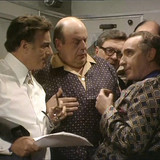 Yes.Minister.S01E02.Oficialni.navsteva.2160p.Upcaled.WEB DL.CZ EN.DD2.0.x264 moviesbyrizzo.mkv snaps