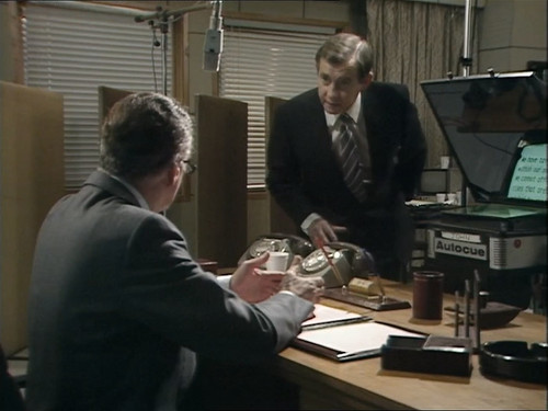 Yes.Prime.Minister.S01E02.Premieruv.projev.2160p.Upscaled.WEB DL.CZ EN.DD2.0.x264 moviesbyrizzo.mkv .jpg