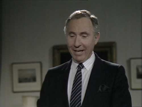 Yes.Prime.Minister.S01E02.Premieruv.projev.2160p.Upscaled.WEB DL.CZ EN.DD2.0.x264 moviesbyrizzo.mkv .jpg