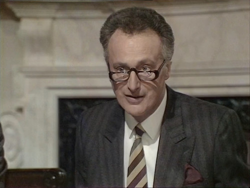 Yes.Prime.Minister.S02E02.Sluzebni.tajemstv.2160p.Upscaled.WEB DL.CZ EN.DD2.0.x264 moviesbyrizzo.mkv.jpg