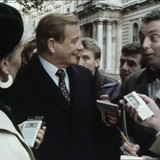 Yes.Prime.Minister.S02E02.Sluzebni.tajemstv.2160p.Upscaled.WEB DL.CZ EN.DD2.0.x264 moviesbyrizzo.mkv