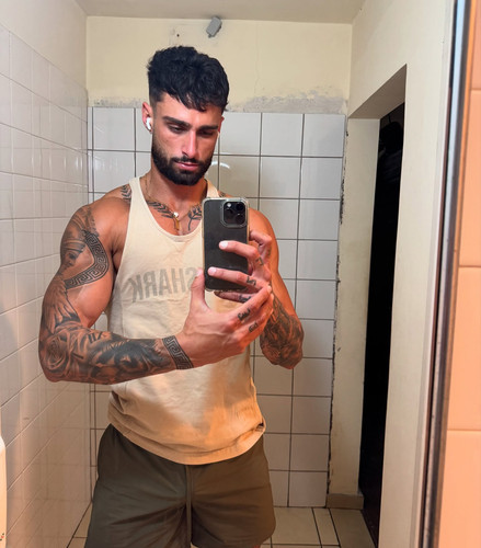 yanninicolau 1744383692 3608474412759890812 37923821010.jpg