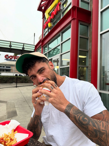 yanninicolau 1757512389 3718605904384934697 37923821010.jpg