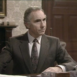Yes.Minister.S03E01.Rovnopravnost.2160p.Upscaled.WEB DL.CZ EN.DD2.0.x264 moviesbyrizzo.mkv snapshot 