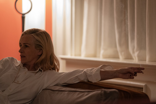 Julia Roberts stars as Alma in AFTER THE HUNT, from Amazon MGM Studios.Photo Credit: Yannis Drakouli.jpg