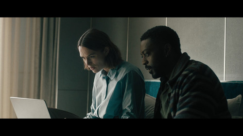 The.Woman.in.Cabin.10.2025.1080p.NF.WEB DL.CZ EN.DD+5.1.Atmos.H.264 FLUX.mkv snapshot 00.30.46 [2025.jpg