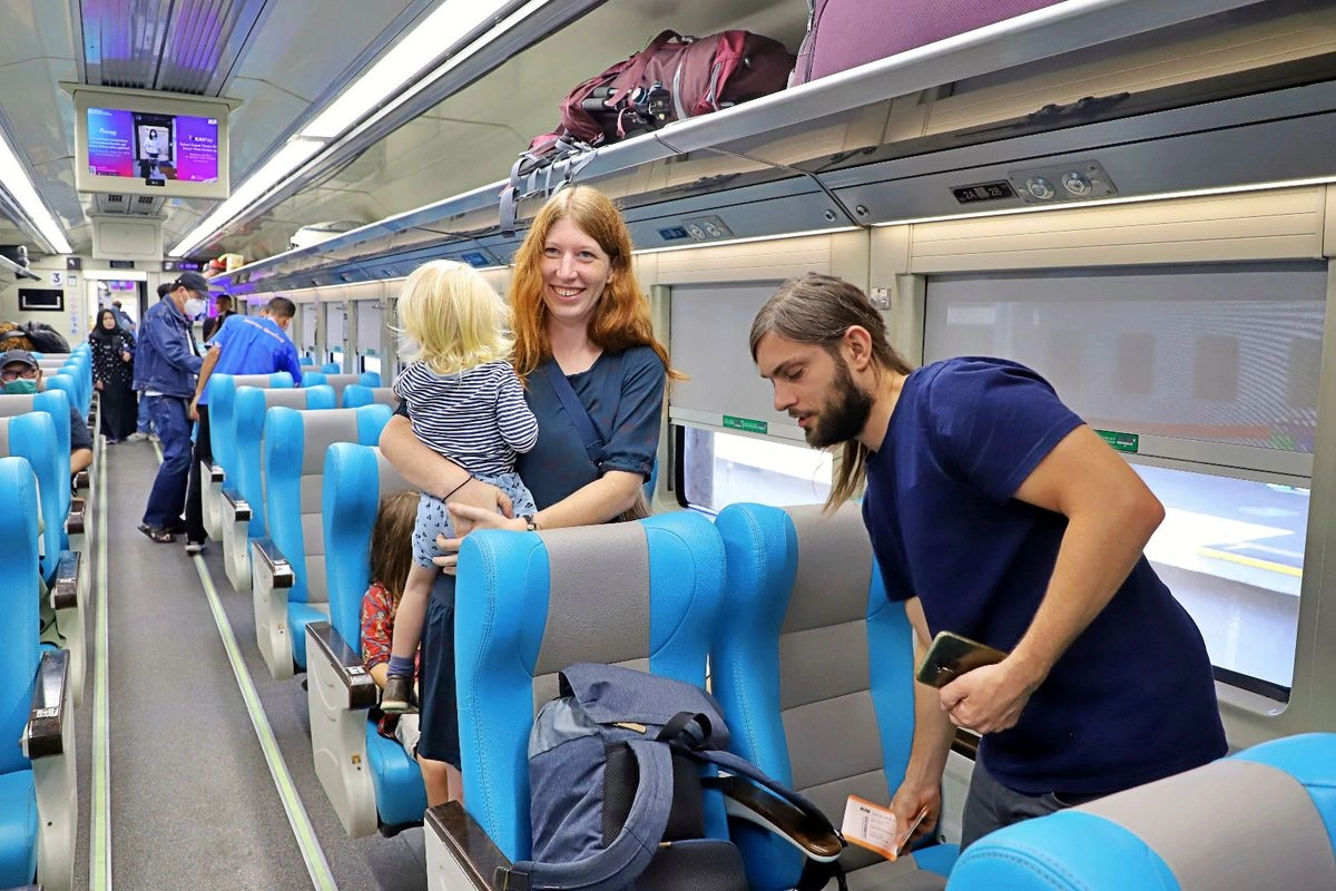 10 Stasiun di Indonesia yang Jadi Favorit Turis Asing, Siapa Juaranya?