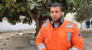 المتحدث باسم الدفاع المدني بغزة، محمود بصل، قال إنهم انتشلوا 63 شهيدًا من شوارع مدينة غزة منذ بدء سريان وقف إطلاق النار، ولا يزال هناك العديد من العال...