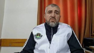 المدير العام لوزارة الصحة في قطاع غزة أشار إلى وجود تحديات كبيرة نتيجة انهيار البنية الصحية وتدمير المستشفيات. وأكد أن طفلة صغيرة توفيت اليوم بسبب عدم...