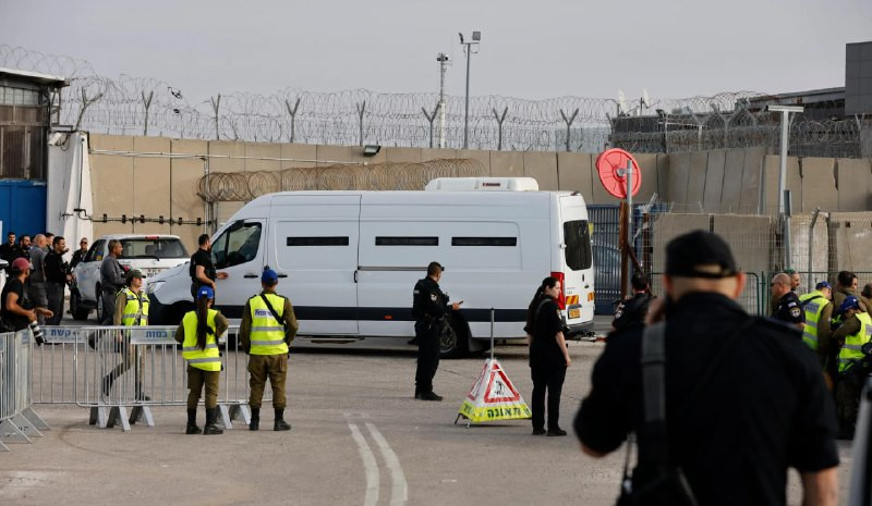 وكالة الأنباء الفرنسية: حركة حماس تتمسك بموقفها القاضي بالإفراج عن سبعة من قادة الحركة الأسرى داخل سجون الاحتلال...