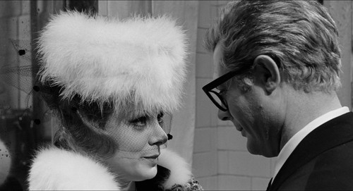 Eight.and.a.Half.1963.Criterion.1080p.UHD.BluRay.CZ IT.FLAC.1.0.x265.HEVC SARTRE.mkv snapshot 00.17..jpg