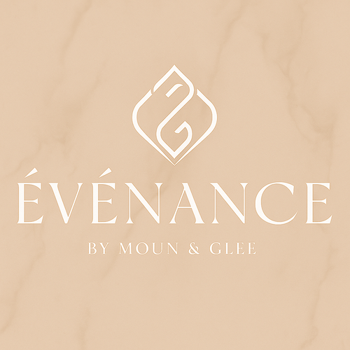 Logo élégant sur fond marbré beige.png