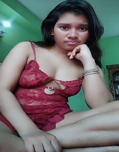 BD Girl Showing UnRated Hot Short Film