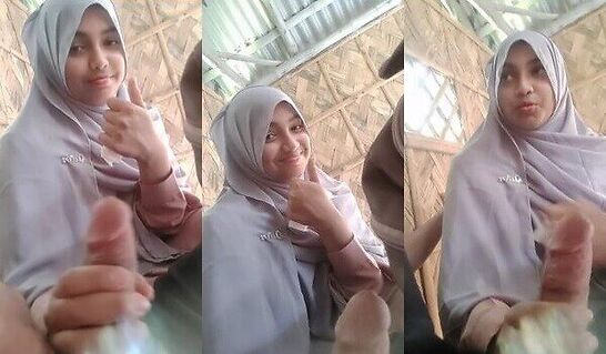 Cute Hijabi GF Sucking Dick Outdoor Video