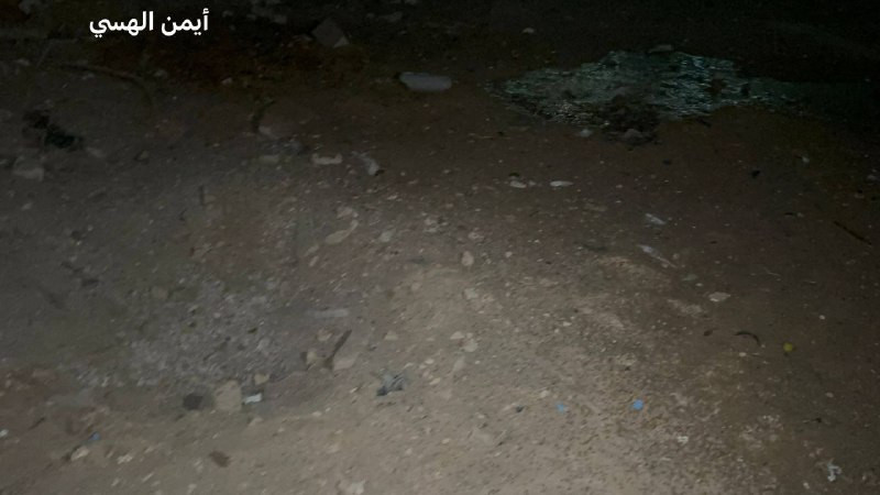 طائرات الاحتلال تقصف ساحة فارغة بمجمع الشفاء الطبي غرب مدينة غزة....