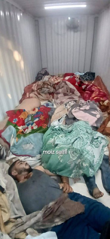 مصادر صحفية: 30 شهيدا في مشفى العودة بالنصيرات جراء خلق الاحتلال لوقف إطلاق النار وشن غارات مكثفة على مخيمي البريج والنصيرات وسط القطاع....