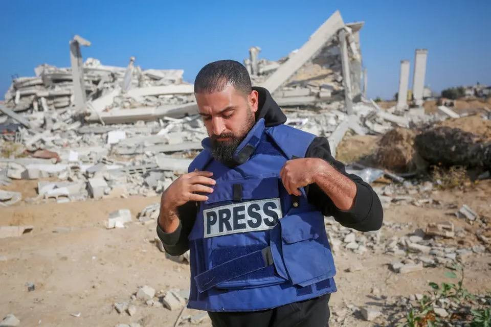 الرئيس أردوغان يعلن حصول مصور الأناضول الفلسطيني علي جاد الله، العامل بغزة، على الجائزة الكبرى للثقافة والفنون الرئاسية....