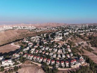 القناة 14 الإسرائيلية: السلطات تصدق على بناء 1300 وحدة استيطانية جديدة في غوش عتصيون جنوب القدس...