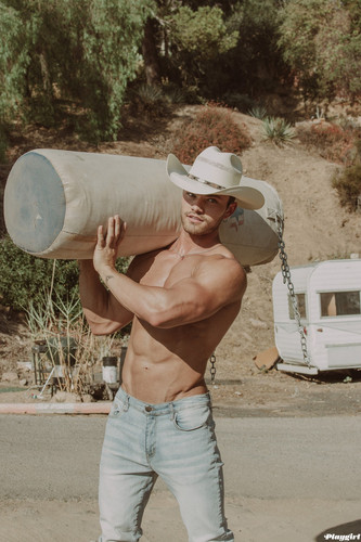 photo aug 23, 5 21 17 am web.jpg