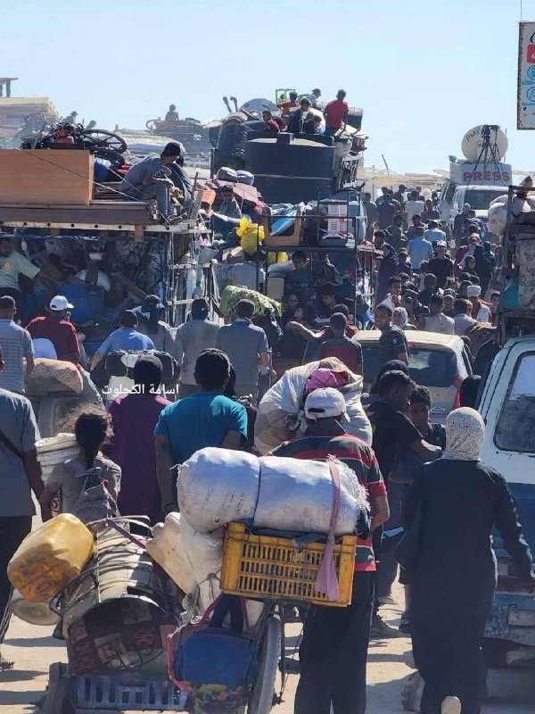 المكتب الإعلامي الحكومي: اضطر ما يقارب 190,000 مواطن لمغادرة منازلهم تحت وطأة القصف، في المقابل سجلت الطواقم أيضاً حركة نزوح عكسي، إذ عاد أكثر من 15 أ...