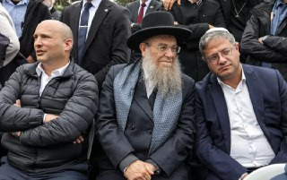 ذكرت صحيفة يديعوت أحرونوت أن كبار الحاخامات في الصهيونية الدينية وجهوا تعليمات لإدارة مدارس البنات والثانويات بعدم السماح بدخول منظمات تشجع على تجنيد ...