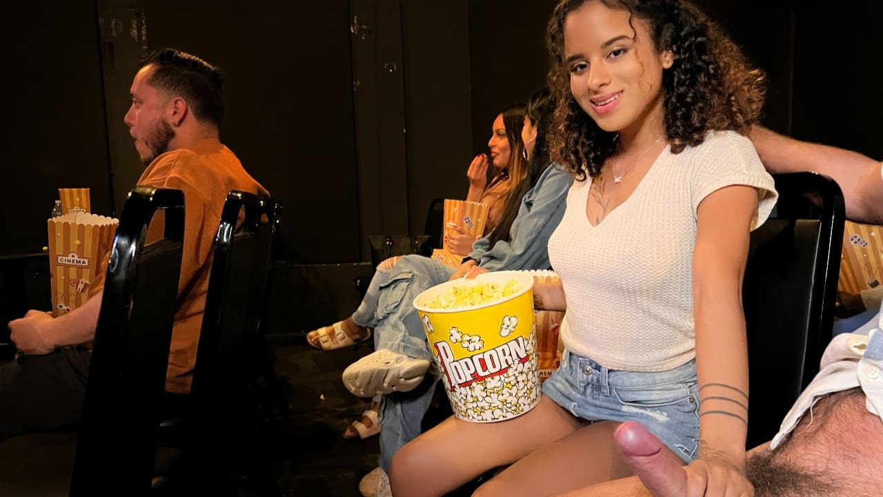 LetsPostIt 25 09 16 Isabella Jules Movie Theater Flashing [ 1080p]