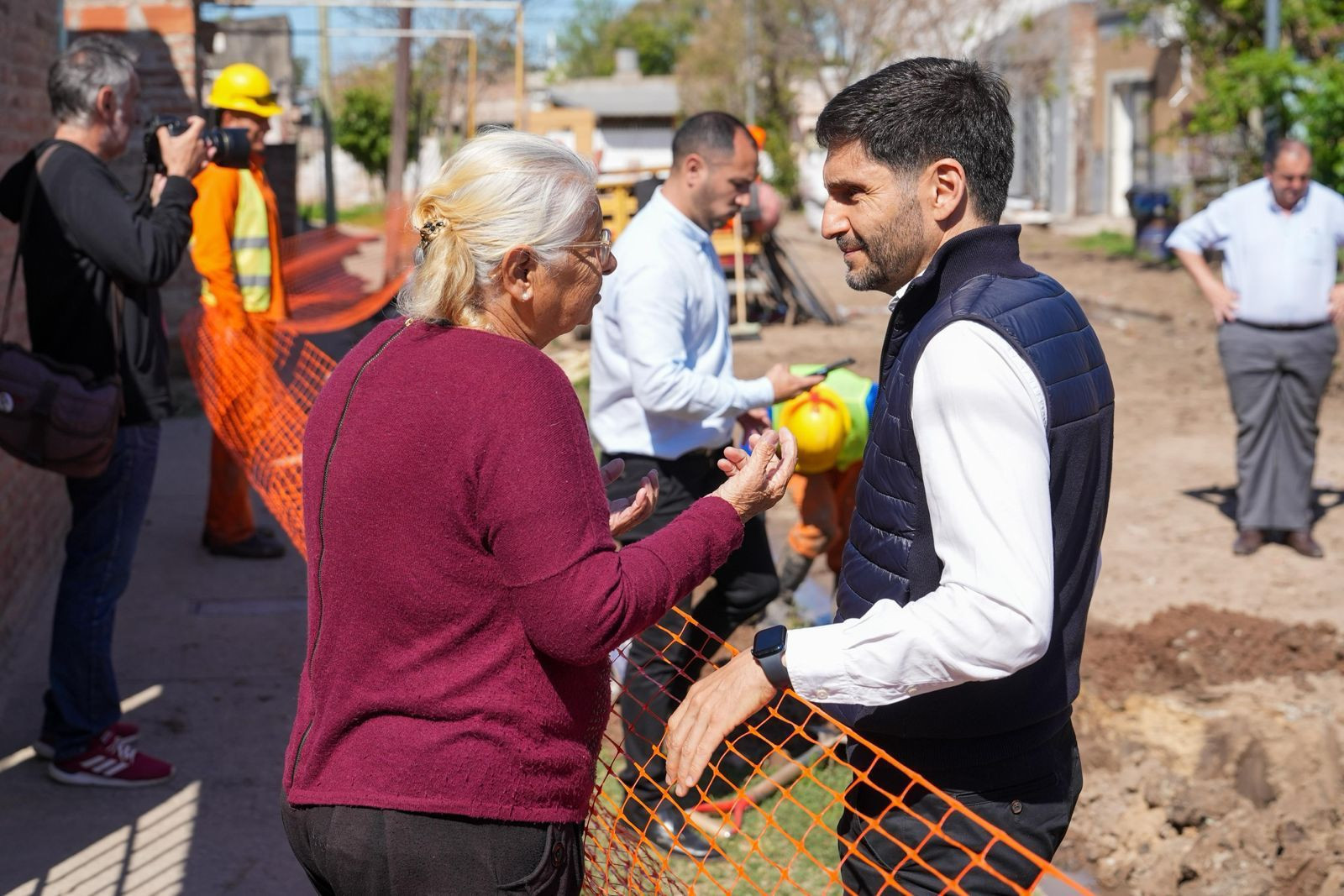 Pullaro supervisó obras en barrio San Lorenzo