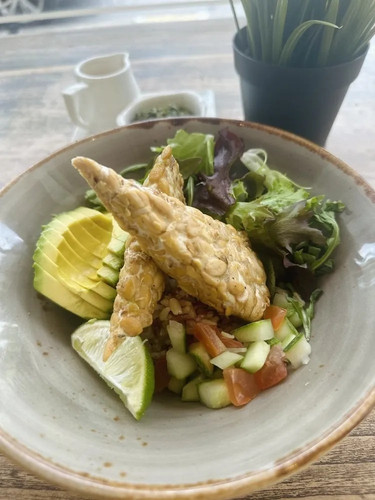 Brown rice bowl tempeh.jpg