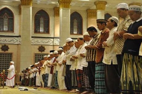 adab imam dan makmum dalam sholat berjamaah sag.jpg