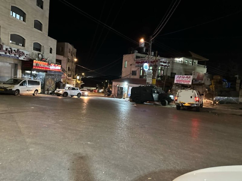 قوات الاحتلال تقتحم بلدة حزما في شمال شرق القدس المحتلة...