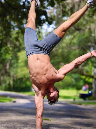 hunt2str8 1758895570 3730208863795872259 77093323798.jpg