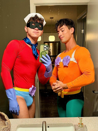 hunt2str8 1760903933 3747056239554718098 77093323798.jpg