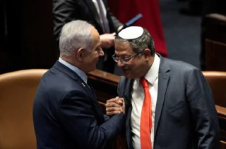 هدد بن غفير نتنياهو بالانسحاب من الحكومة إذا لم يُطرح قانون إعدام الأسرى الفلسطينيين خلال ثلاثة أسابيع. واتهم بن غفير حزب الليكود الذي يقوده نتنياهو ب...