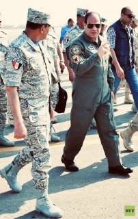 تقرير: الرئيس المصري يسعى لإنشاء "قوة عربية مشتركة" على غرار حلف شمال الأطلسي (الناتو) تكون قادرة على الدفاع عن أي دولة عربية تتعرض لهجوم. وقد طُرح هذ...