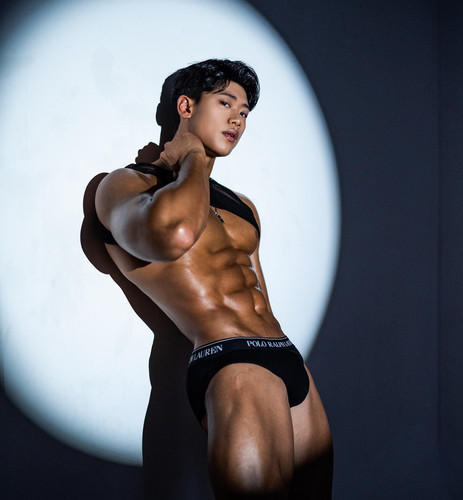 yum physique 1637118724 2708670642483266809 49404301036.jpg