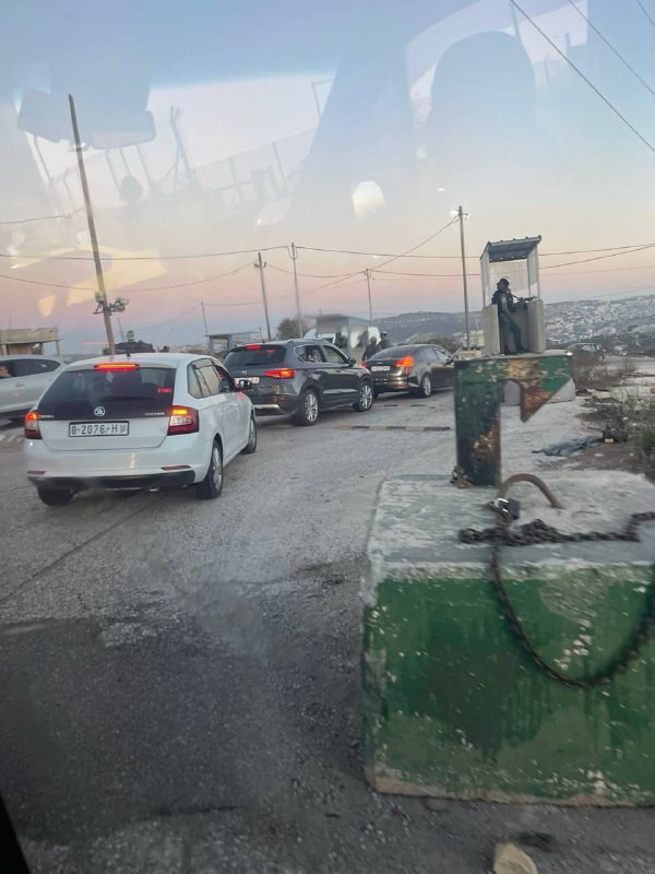 انتشار لقوات الاحتلال - حرس حدود على حاجز عطارة وحاجز قرية النبي صالح شمال غرب رام الله وتفتيش لمركبات المواطنين وأزمة خانقة في المكان...
