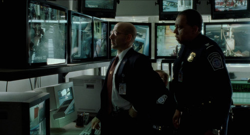 The.Terminal.2004.1080p.BluRay.CZ SK EN.x265.HEVC My.mkv snapshot 00.25.18 [2025.09.13 17.40.57].jpg